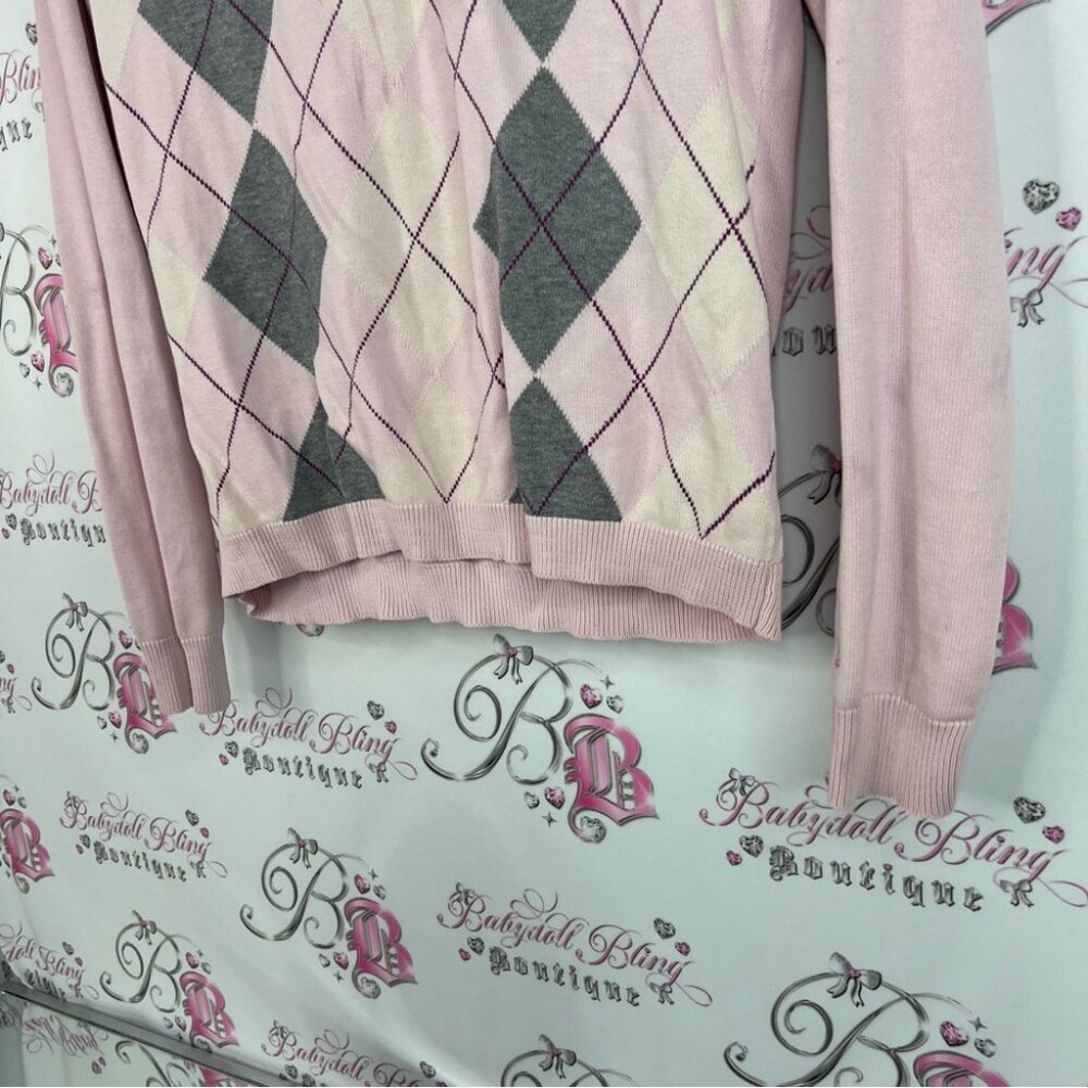 Izod sweater argyle diamond print Pink and Gray Argyle V-Neck Sweater - Picture 5 of 9